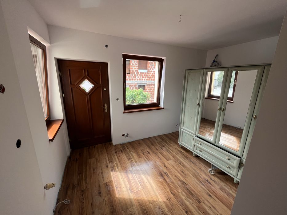 Sprzedam drzwi drewniane zewnętrzne z ościeżnicą