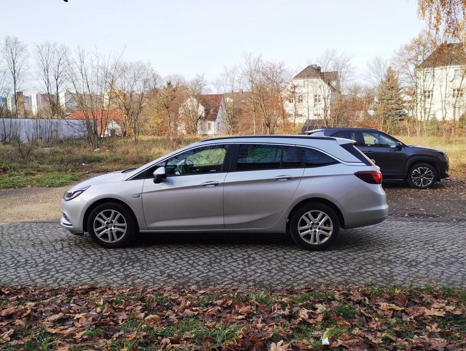 Astra K 1,4 turbo bogate wyposażenie autoryzowany serwis do końca