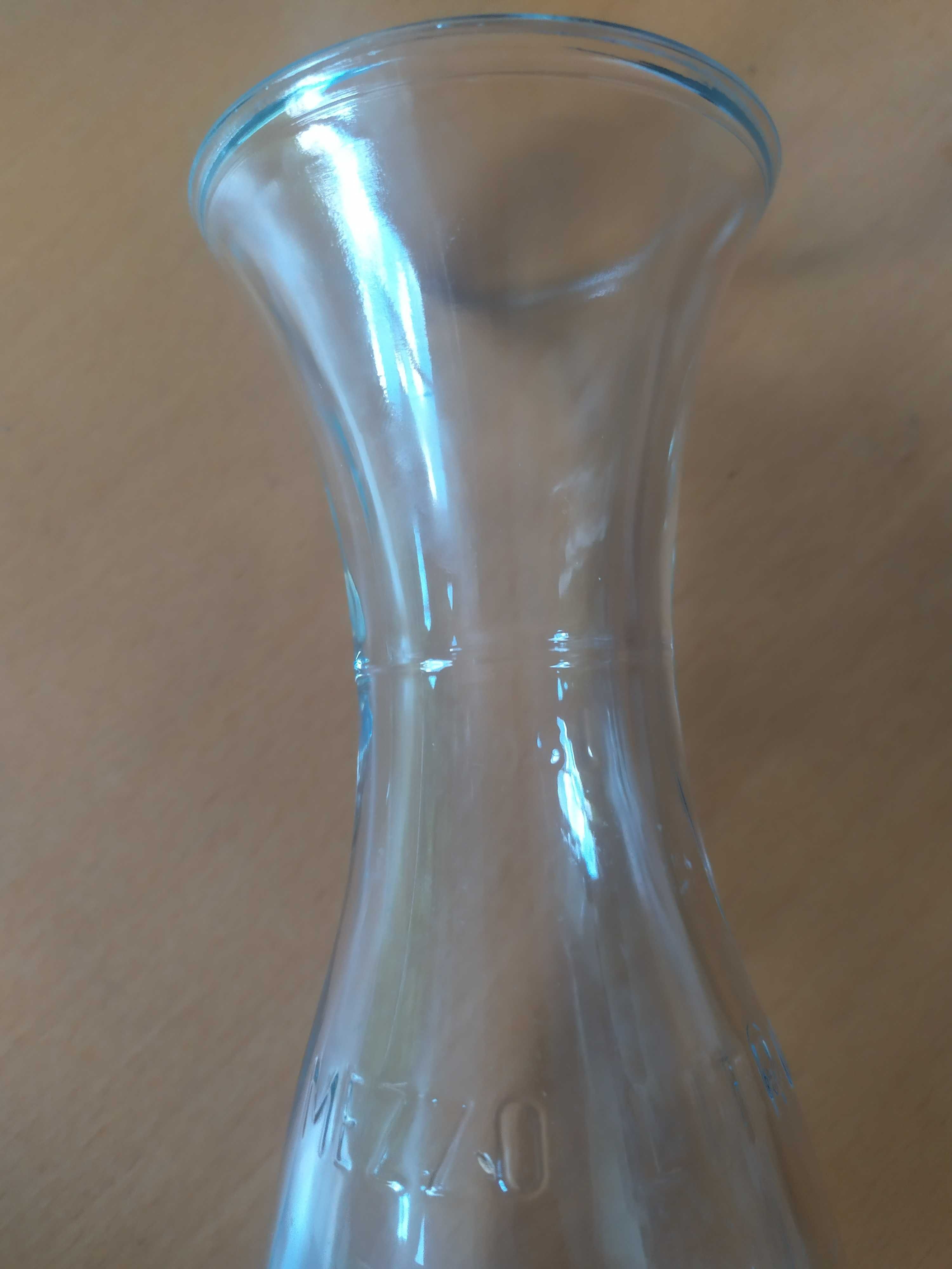 Elegancka Szklana Karafka do Wina – Klasa i Smak na Twoim Stole