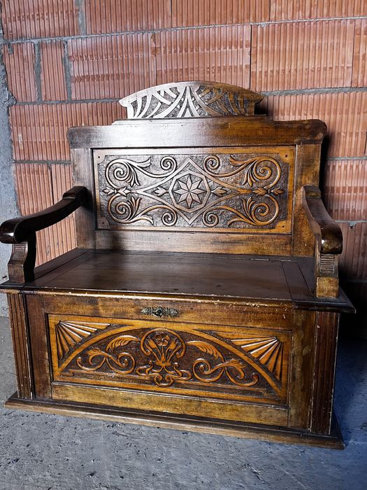 Skrzynia- ława w stylu secesyjnym