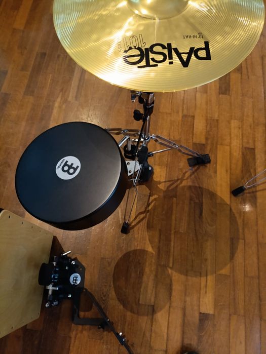 Vendo conjunto de percussão