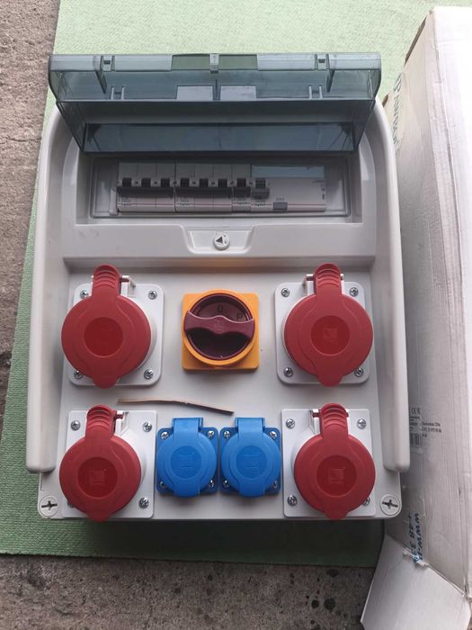 Rozdzielnica R-BOX 380 R-13