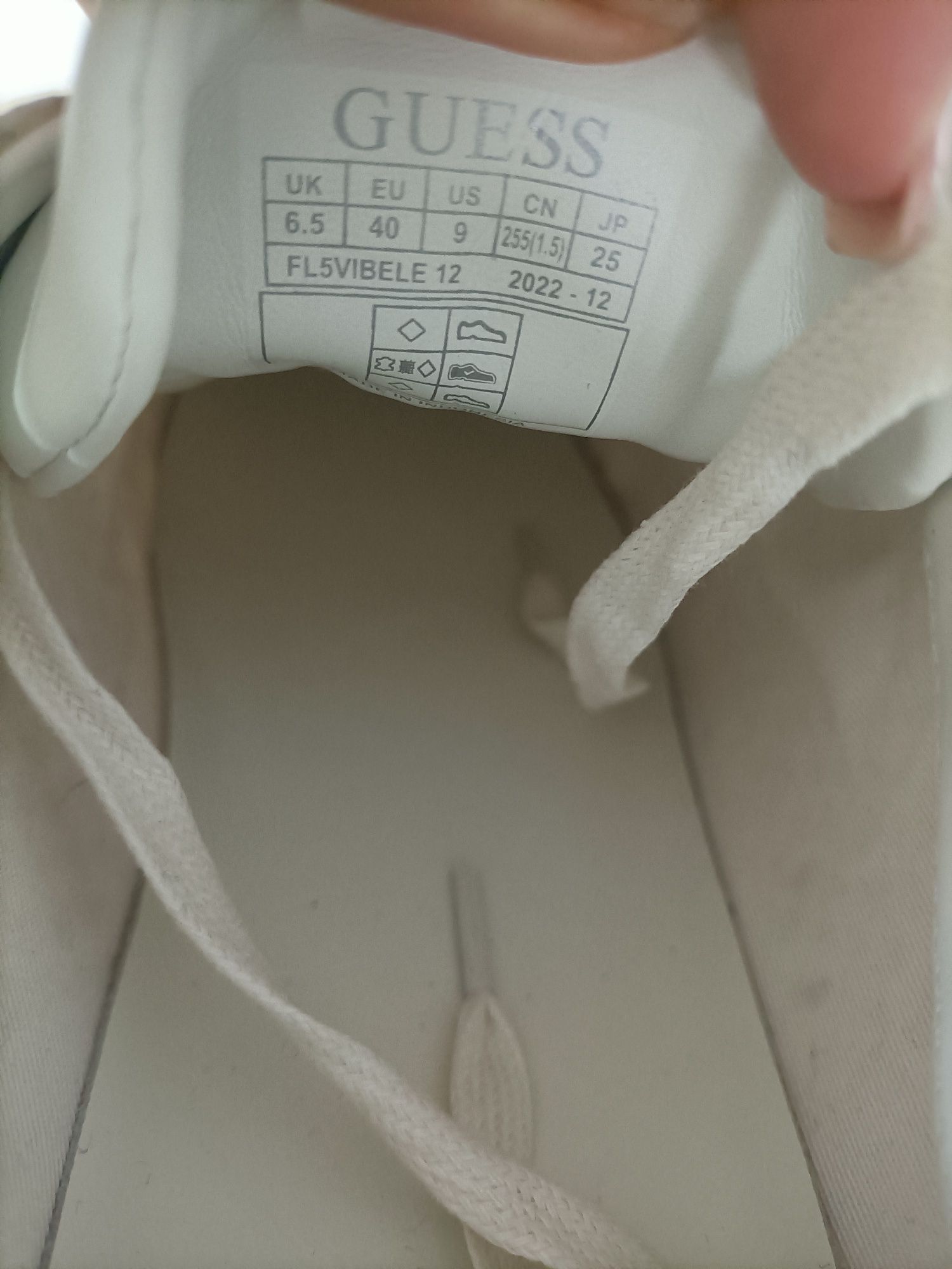 Adidasy Guess rozmiar 40
