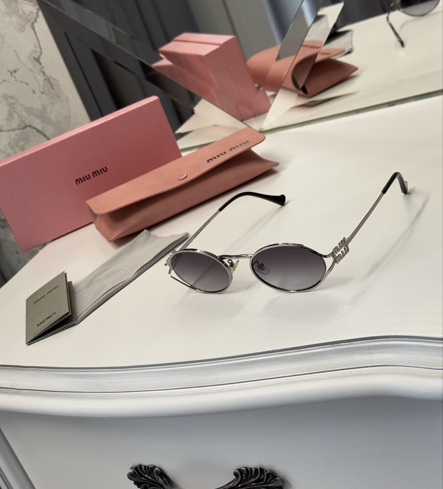Солнцезащитные очки miu miu полный комплект