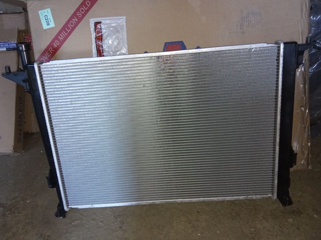 Диффузор радиатор охлаждения кондиционера Kia Sorento 2015-2019
