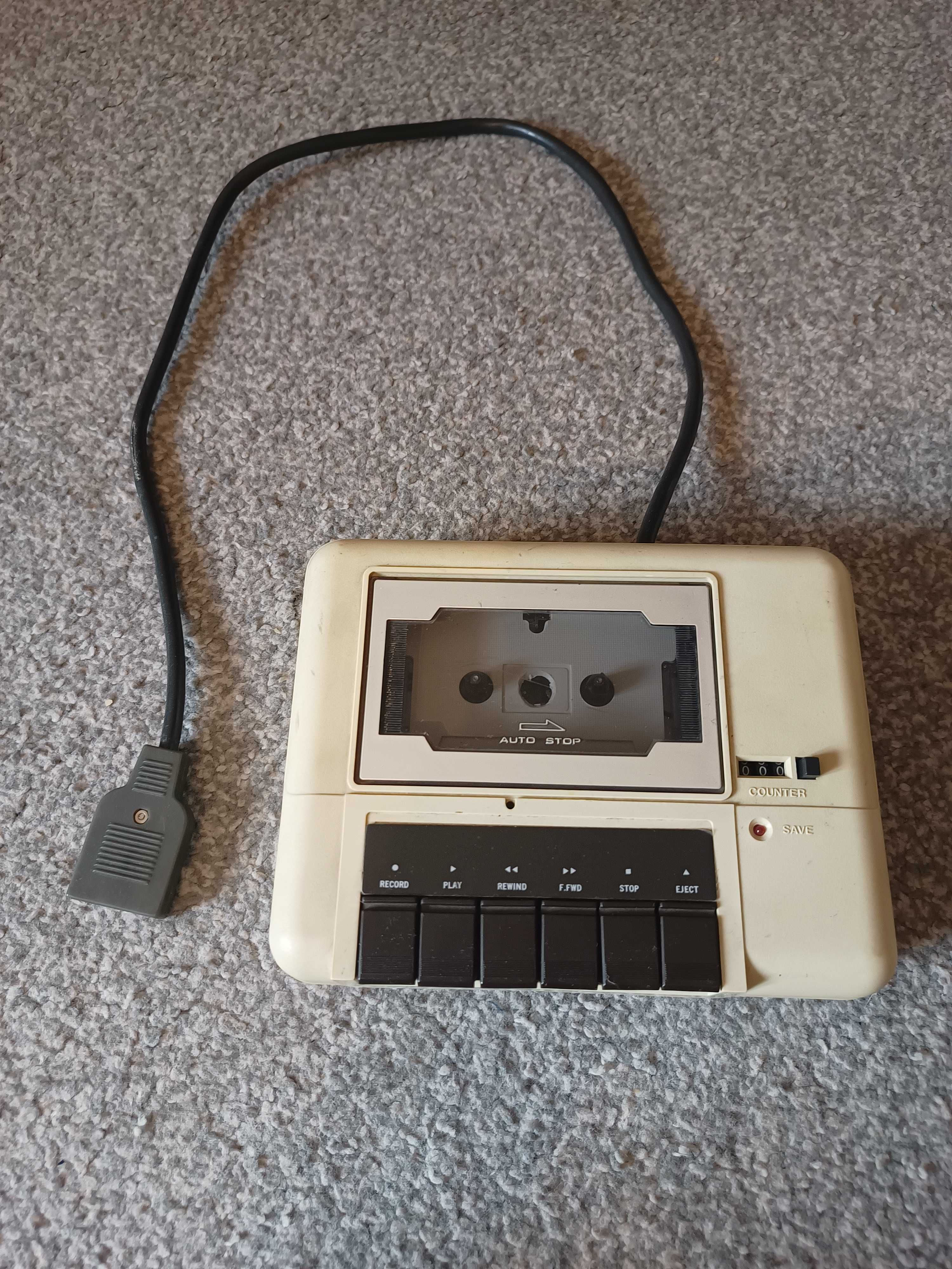 Commodore 64C zestaw retro (sprawny, joystick, Black Box, kasety)