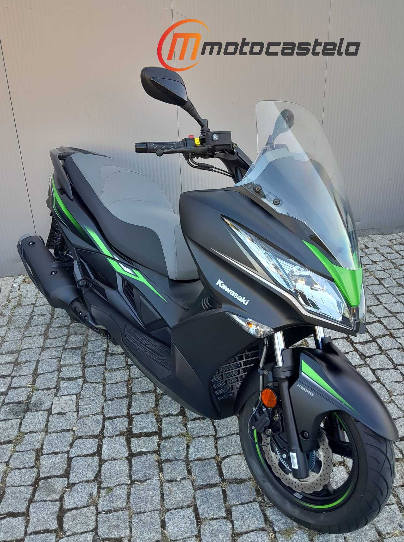 Kawasaki J300 SE E4 ABS