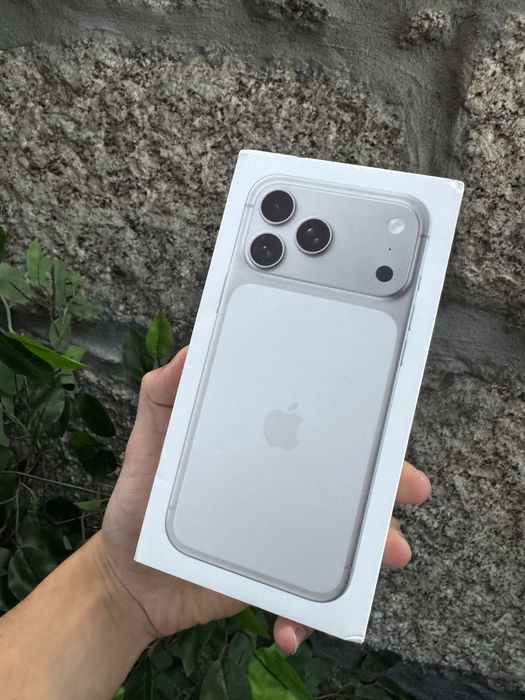 iPhone 17 Pro Max em Stock