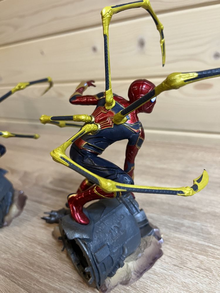 Статуетка Людина Павук з «Месники: Війна Нескінченності»