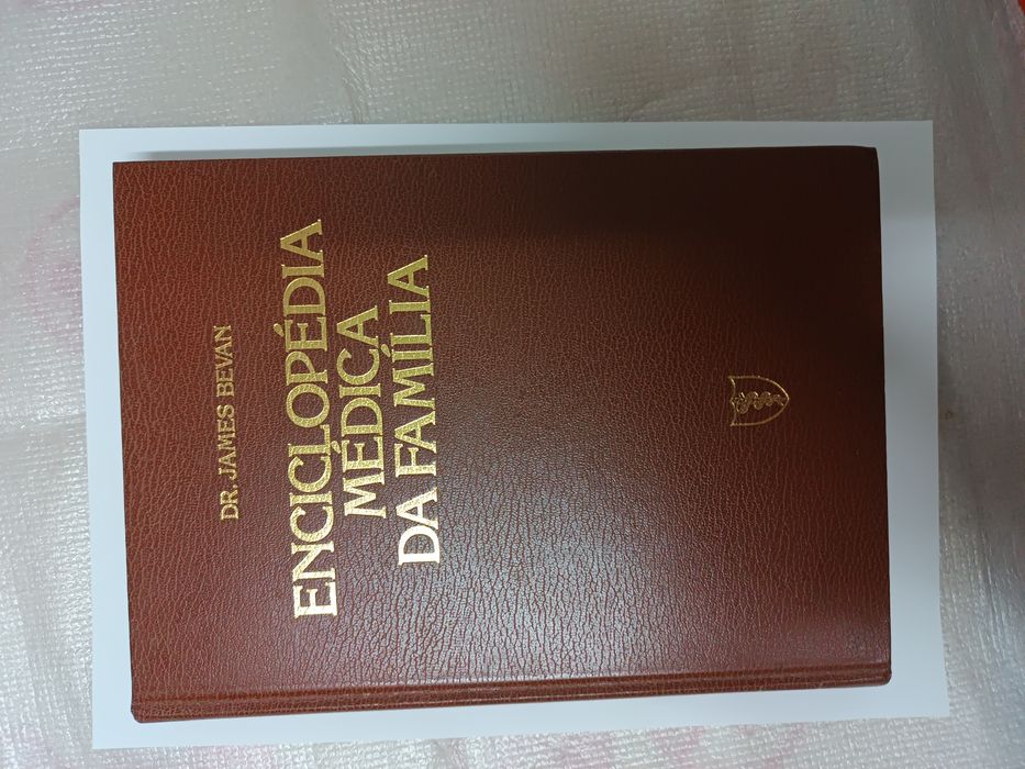 "Enciclopédia médica da família" de Dr.James Bevan