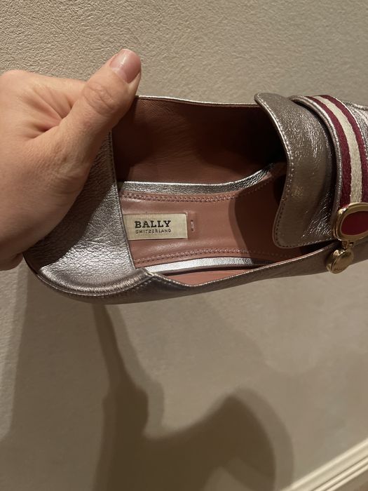 Лофери жіночі Bally розмір 39