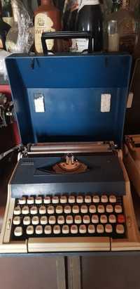 2 Máquinas de escrever antigas para desocupar 50€