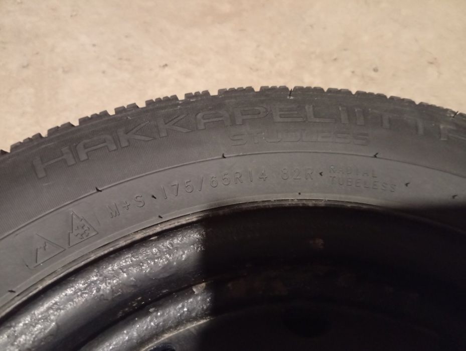 Шини нокіан хакапиліта r14 175/65 з дисками