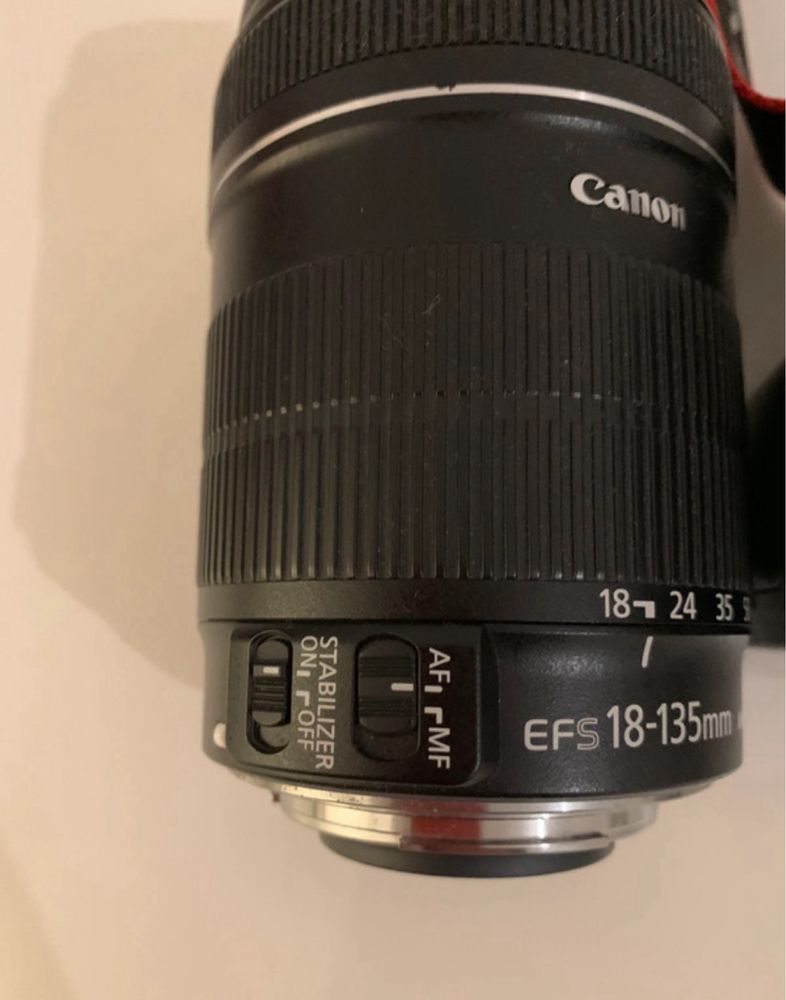 Canon 1100D: com pouso uso (motivo de venda), em ótimo estado.