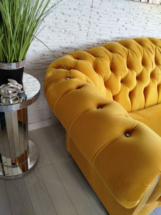 Sofa Glamour z kryształkami swarovskiego.
