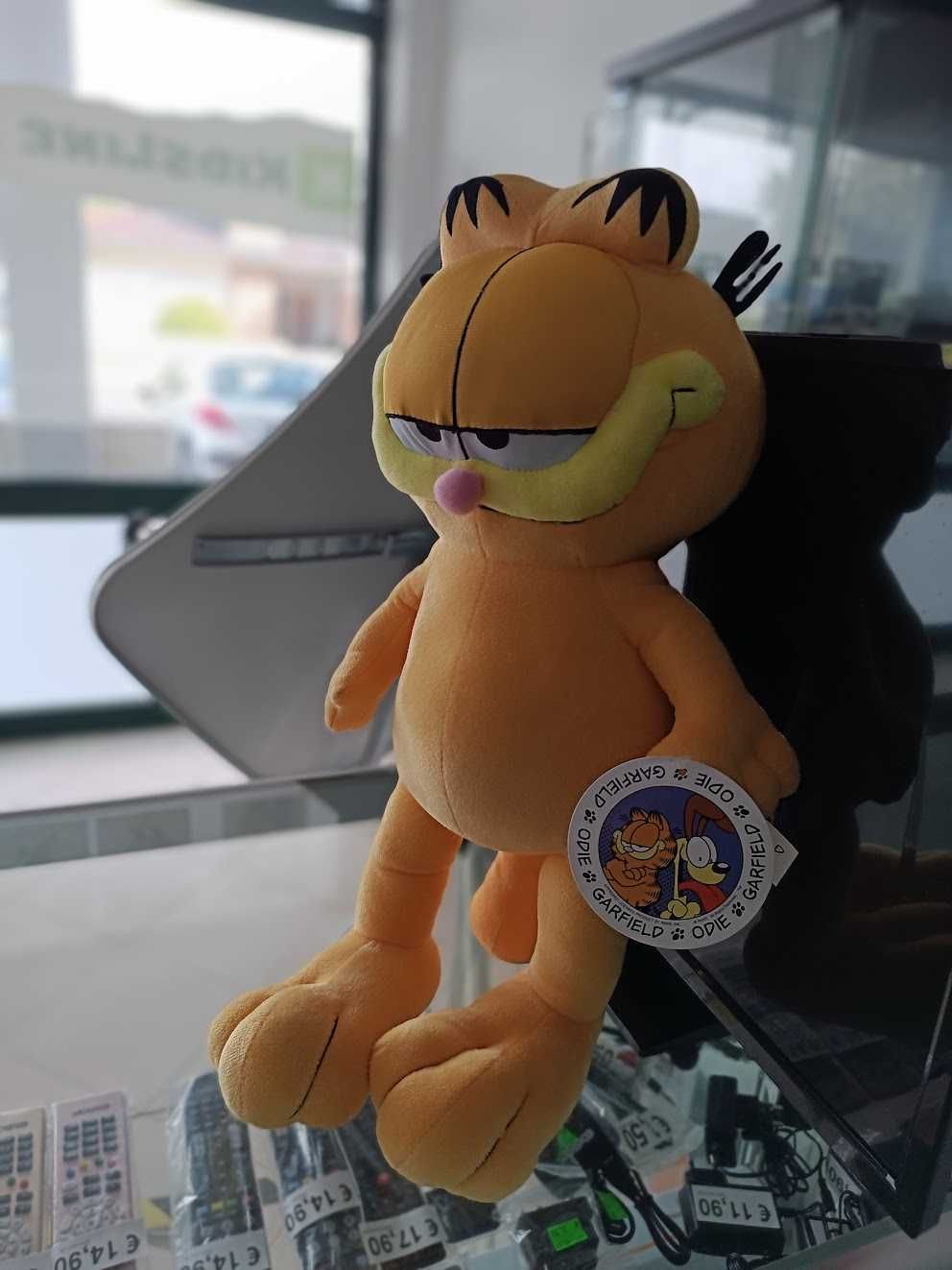 PROMO:Peluche Garfield de pé 42cm