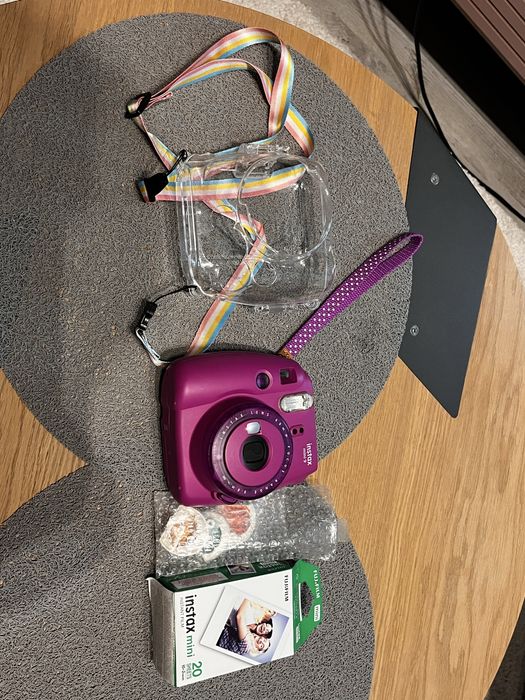 Fujifilm Instax Mini 9 + 20 wkladow + akcesoria (filtry, etui)