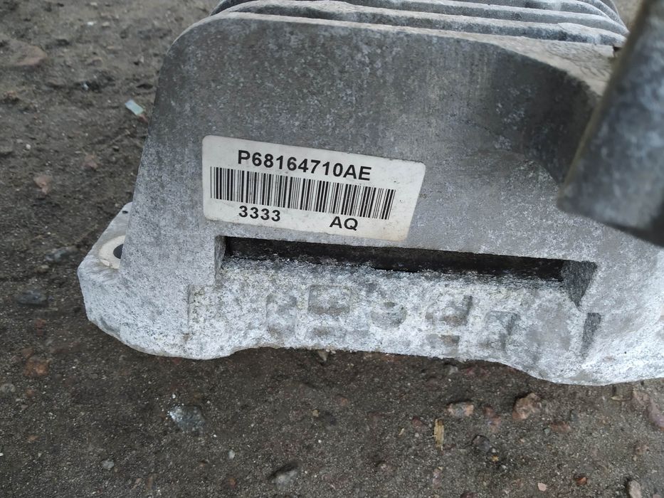 Jeep Cherokee kl FWD AWD 14-18г подушка двигателя левая 3.2л2.4л