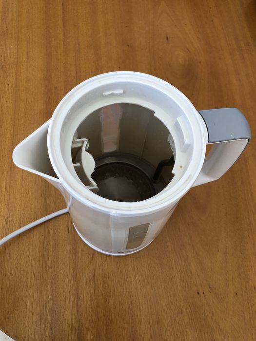 Chaleira Bosch. Capacidade de 1,7 litros