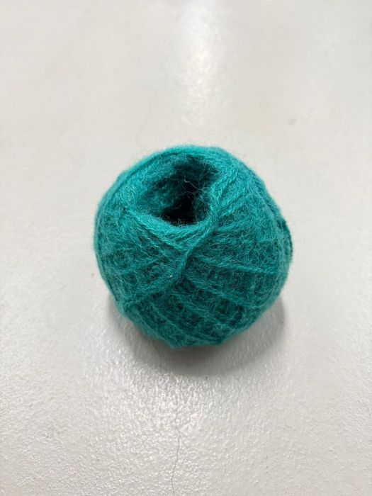 Zielona włóczka jeden motek