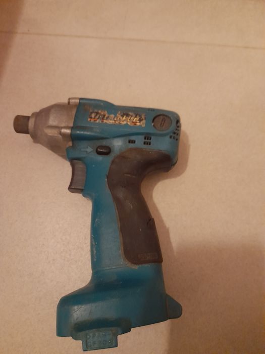 Wiertarka z udarem makita model 8391D