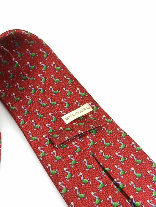 Bvlgari czerwony jedwabny krawat 7 fold n69