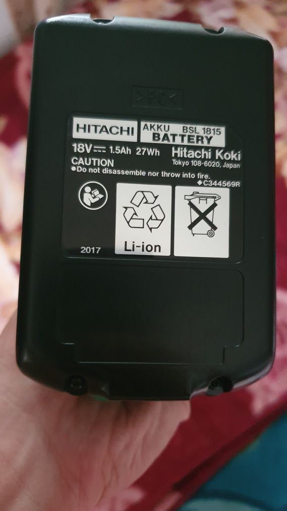 Шуруповерт Hitachi DS18DJL
Крепление аккумулятора: слай