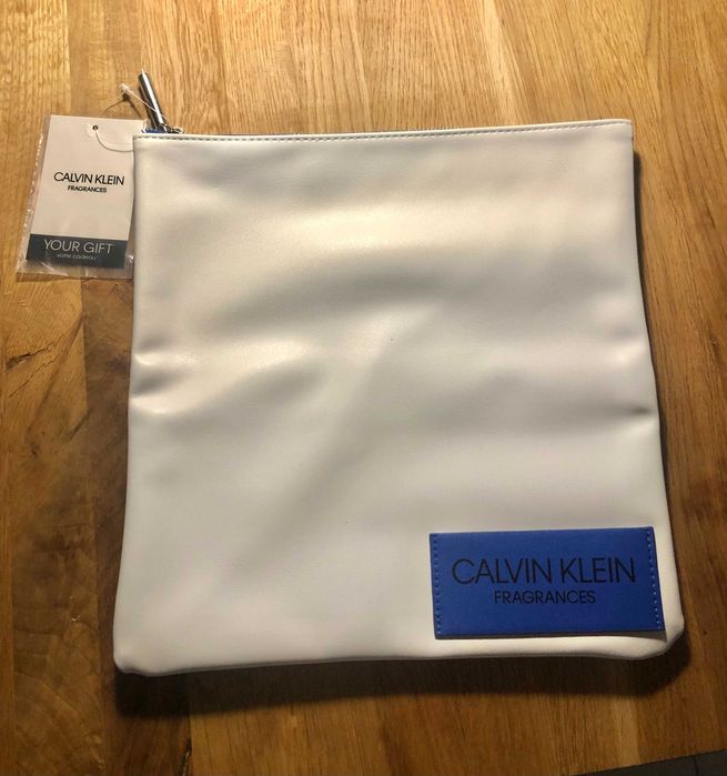 Saszetka kosmetyczka Calvin Klein