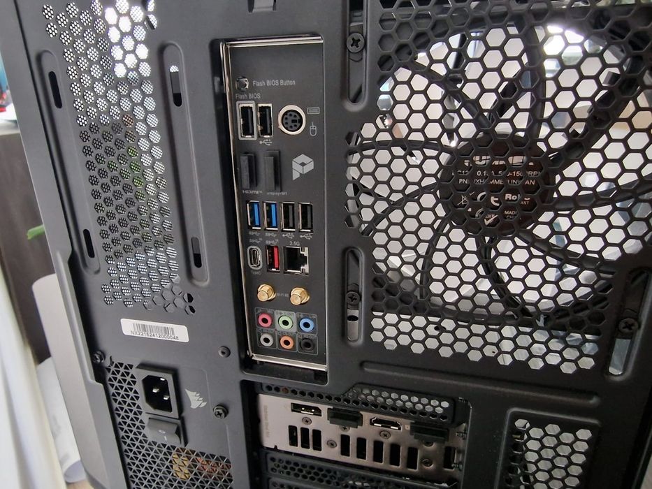 DESKTOP GAMING de alto desempenho i7 14700K 4070Ti Super - COMO NOVO