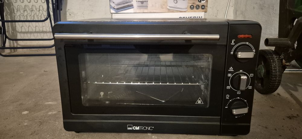 Piekarnik mini Clatronic z funkcją termoobiegu i różen 30 l.