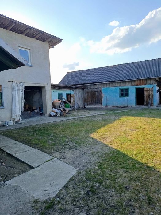 Продається будинок в затишному місці
