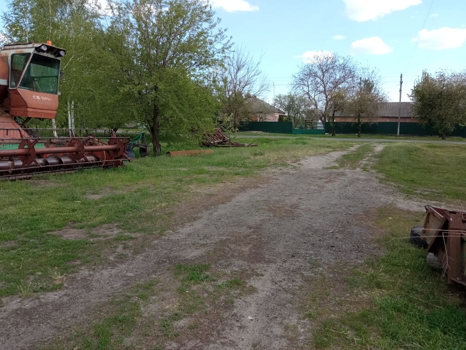 Продам будинок, з велик,учасником,,ціна дог