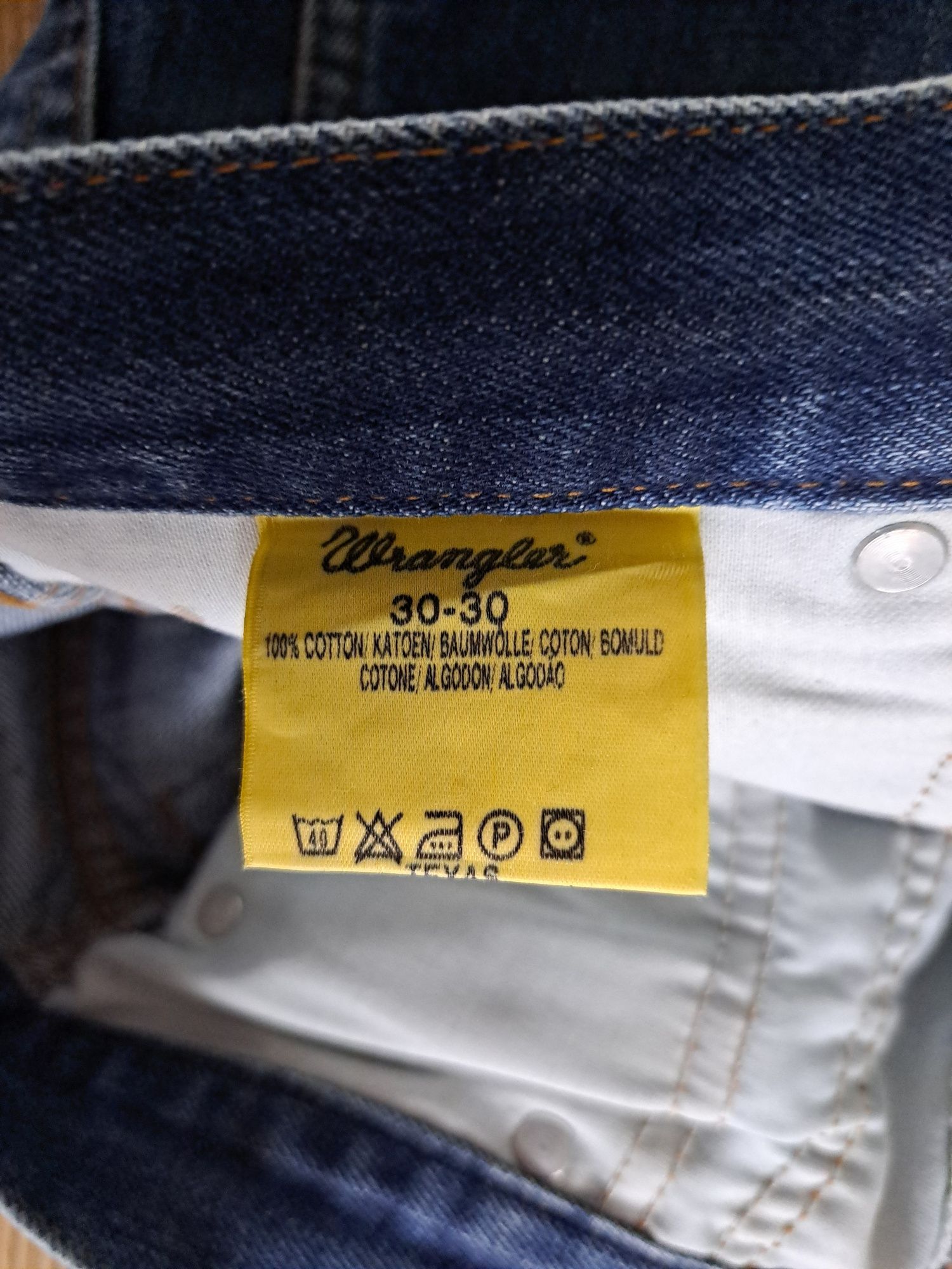 Sprzedam spodnie jeansy Wrangler-Unisex