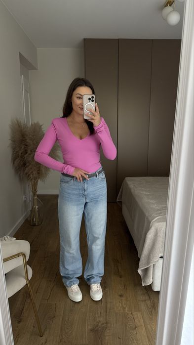 Nowe różowe body EMO z dekoltem i dziurka na palec rozmiar 38