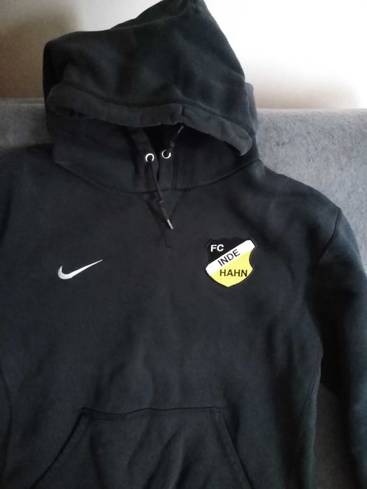 Markowa bluza z kapturem.