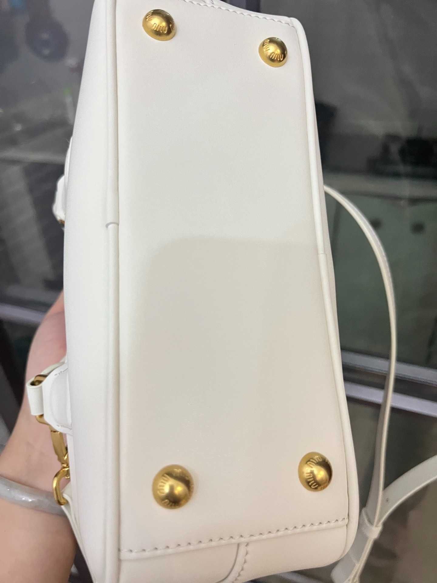 MiuMiu Torebka Biała Na Ramię Retro Z Kółkiem Vintage