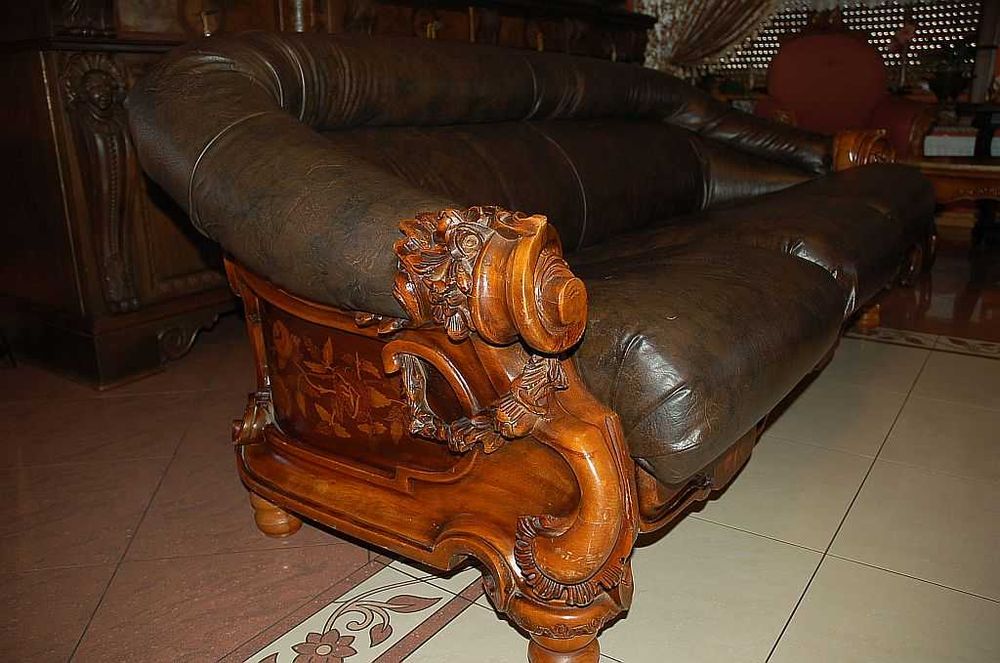 Komplet wypoczynkowy do Salonu  Kancelarii - 3+1+1 - Intarsje - Rzeźby