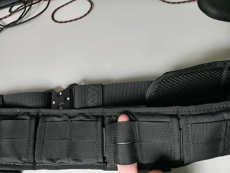 Pas taktyczny nylonowy z solidnym zatrzaskiem, montażem na pasku