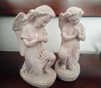 Para gipsowych aniołów anioły białe anioł rzeźba