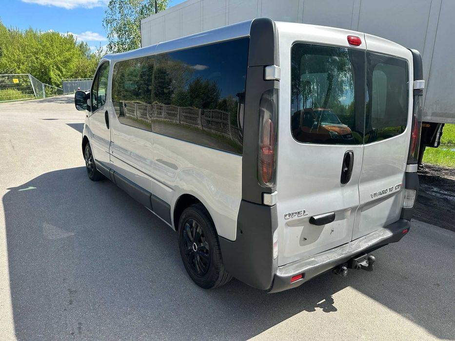 Opel vivaro na 9 osób z klimatyzacją