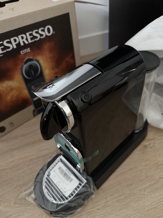 Maquina Cafe Nespresso CITIZ preta Nova