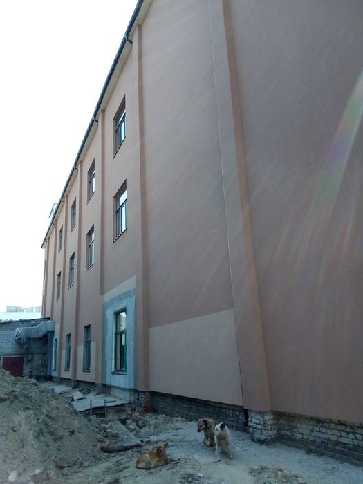 Продаж будівлі 3668 кв.м у Центрі під ремонт (вул. П. Скоропадського)