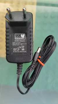 Zasilacz wtyczkowy MWPower EA1018A 230V 18W 12V