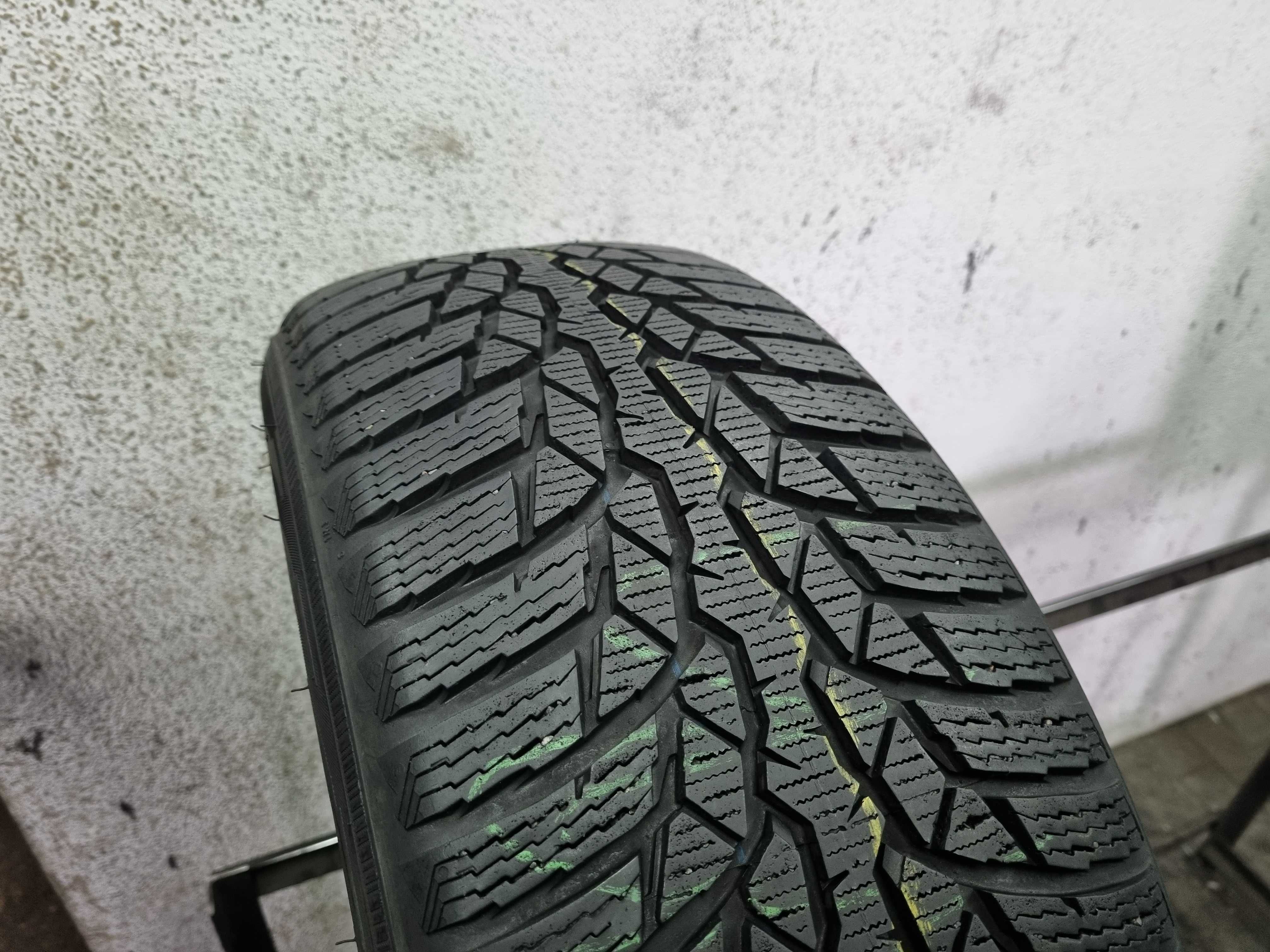 215/55/17 98H Nokian WR D4 D.3817