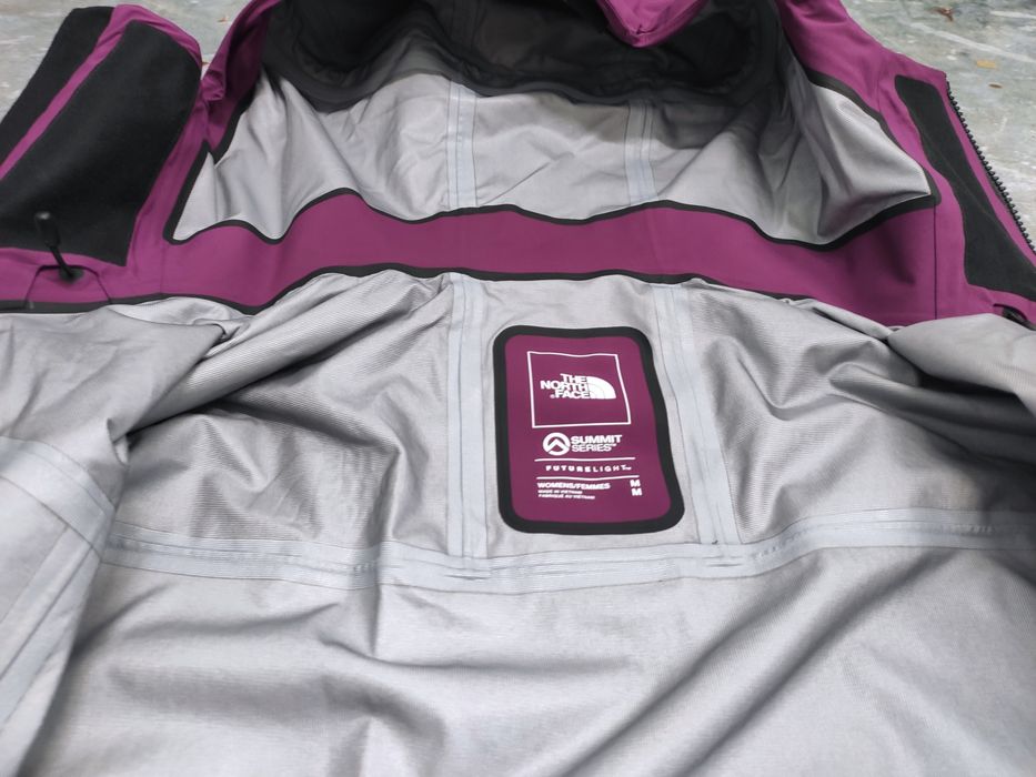 Жіноча штурмова мембранна куртка The North Face Summit FUTURELIGHT