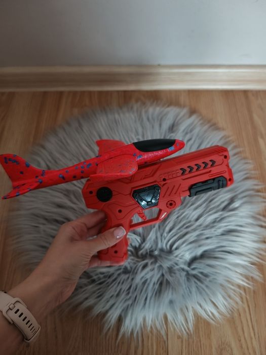 Pistolet z samolotem