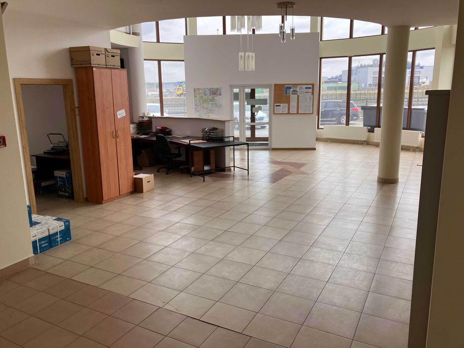 Pomieszczenia biurowe (od 12 do 30 m2) i magazyn (155 m) na wynajem