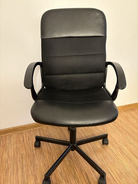 Fotel biurkowy obrotowy