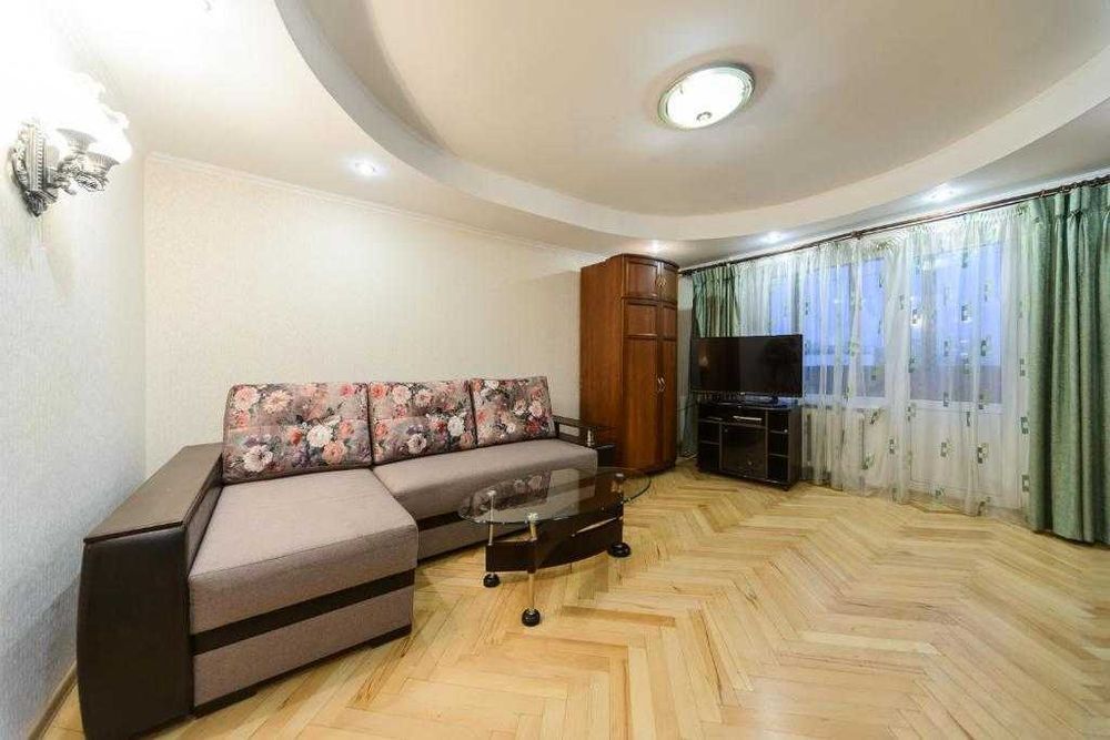 2к бульвар Лесі Українки 5,метро Кловська,Подобово,Погодинно,Центр