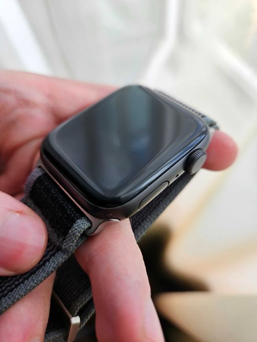 Apple Watch SE 44mm акб 92%